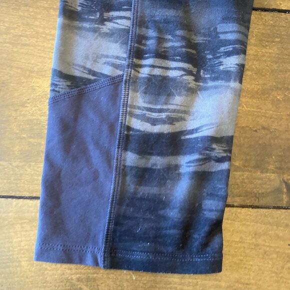 Athleta Gray Capri Leggings Size Small Athleisure Gym Athletic - Picture 2 of 6
